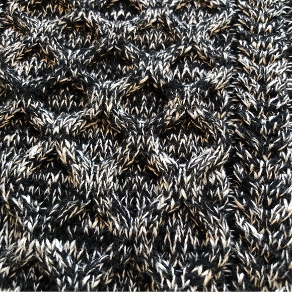 Gap Women’s Size L Black/White Cable Knitted Warm Sweater Long Sleeves Elastic - Picture 16 of 16